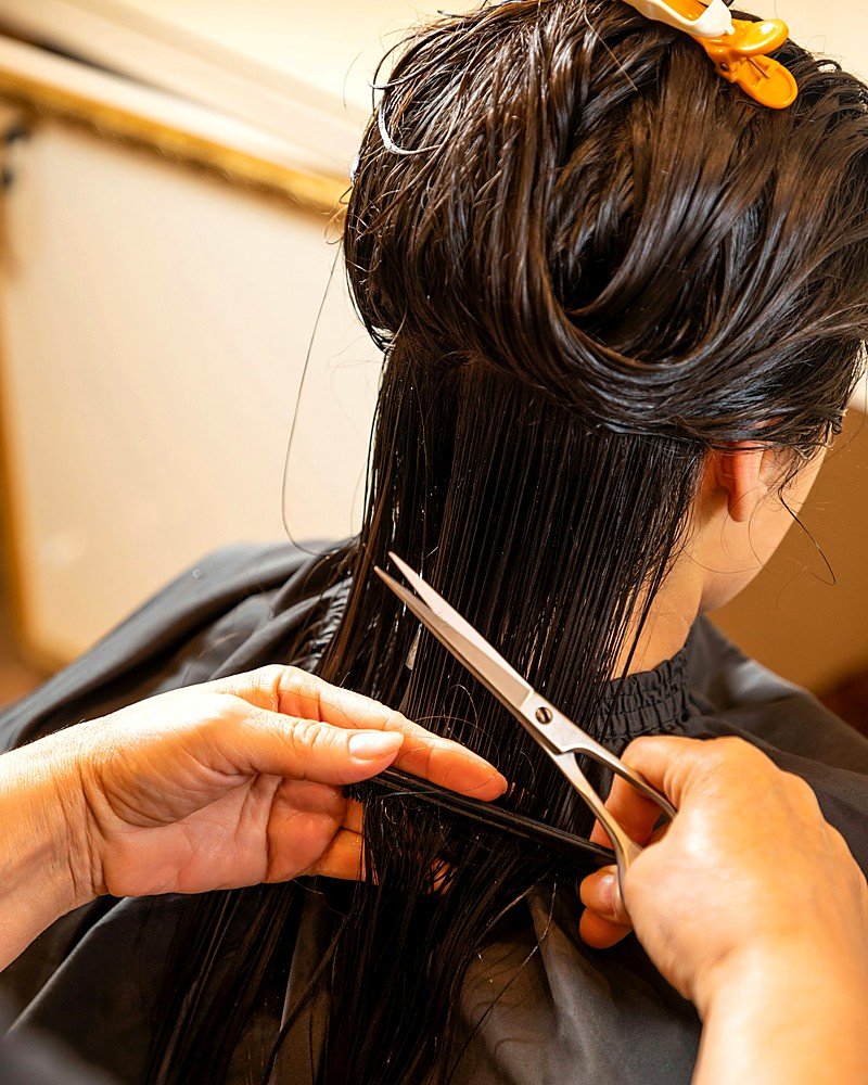 Corte de cabello en peluquería Josune, Tolosa