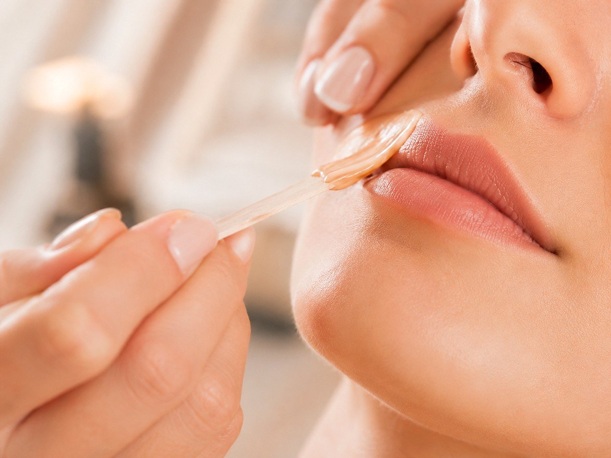 Depilación facial con cera
